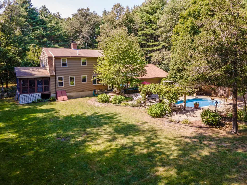 239 Post Road North Hampton NH 03862