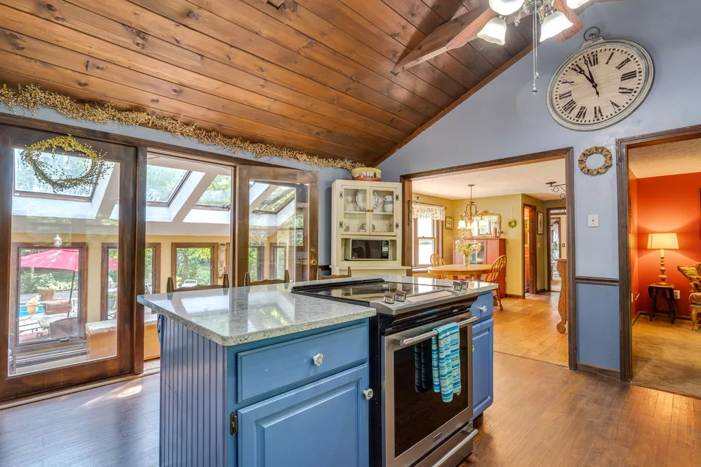 239 Post Road North Hampton NH 03862