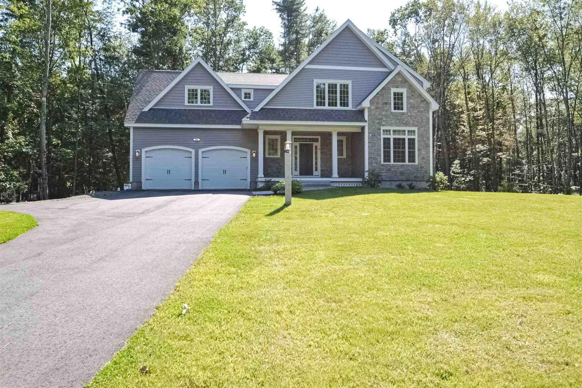 16 Wiggin Way Stratham NH 03885