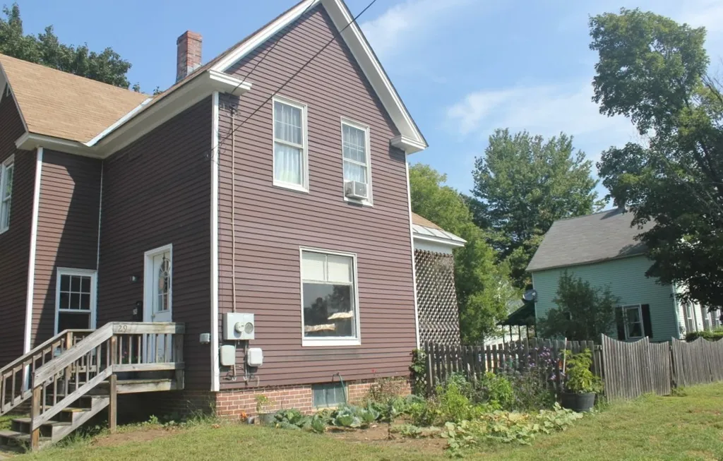 29 Pine Street Springfield VT 05156