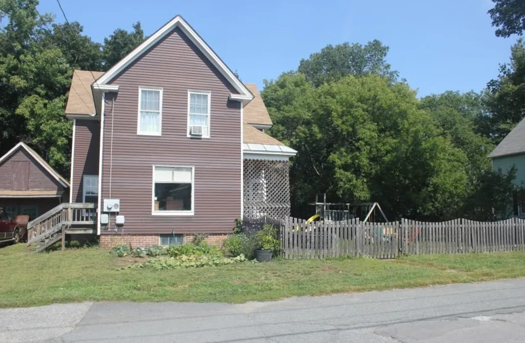 29 Pine Street Springfield VT 05156