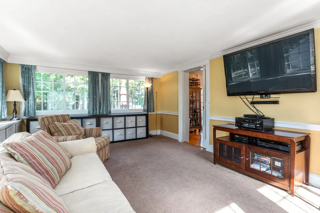 28 Towle Avenue Hampton NH 03842