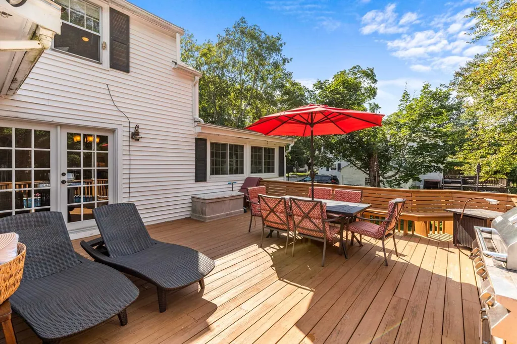 28 Towle Avenue Hampton NH 03842