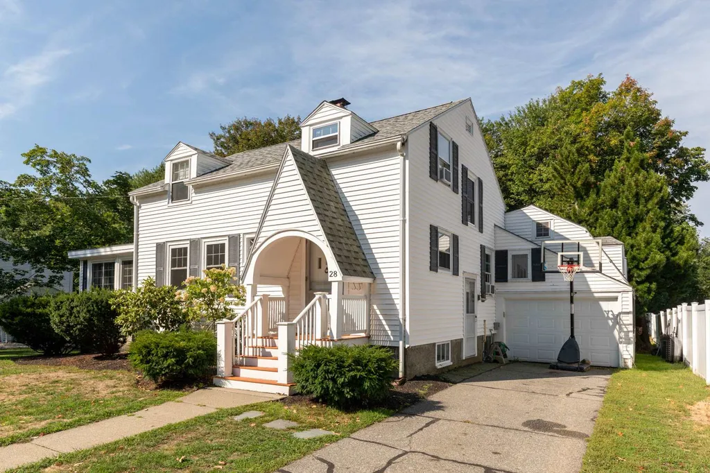 28 Towle Avenue Hampton NH 03842