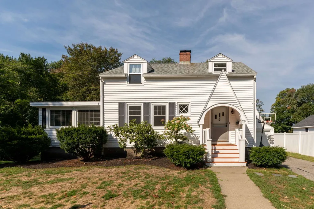 28 Towle Avenue Hampton NH 03842