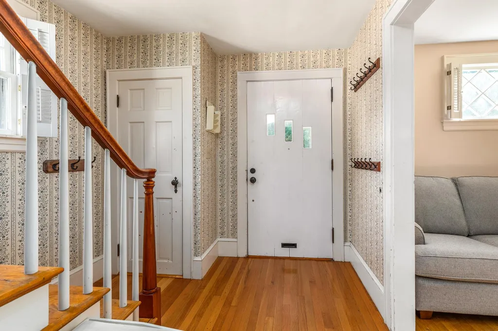 28 Towle Avenue Hampton NH 03842