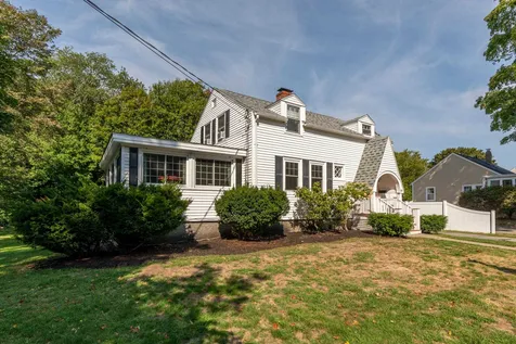28 Towle Avenue Hampton NH 03842