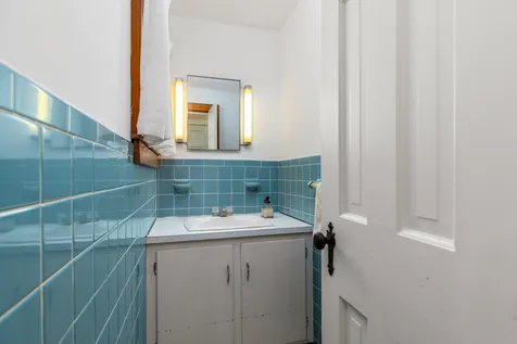 28 Towle Avenue Hampton NH 03842