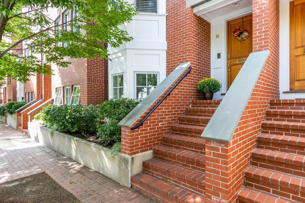 16 Porter Street Portsmouth NH 03801