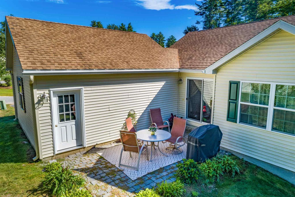 19 Coquina Lane Laconia NH 03246