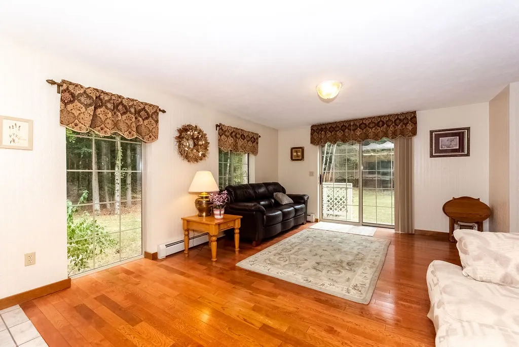 237 Pleasant Street Epping NH 03042