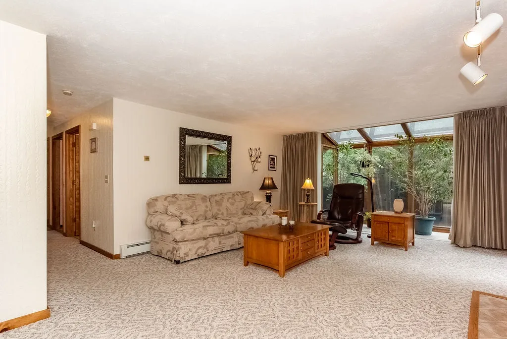 237 Pleasant Street Epping NH 03042