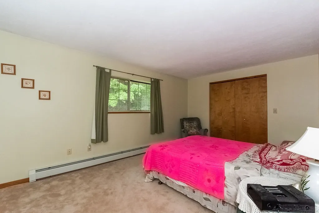 237 Pleasant Street Epping NH 03042