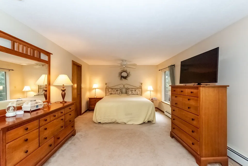 237 Pleasant Street Epping NH 03042