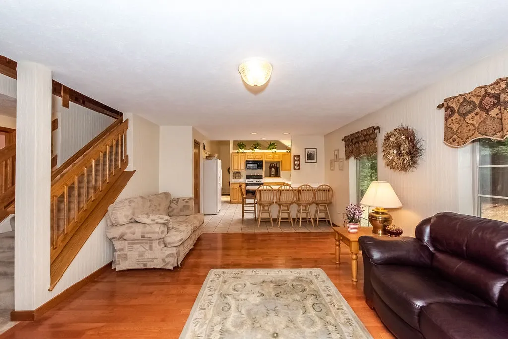 237 Pleasant Street Epping NH 03042