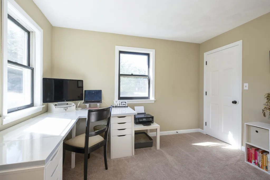 28 Peninsula Drive Epping NH 03042