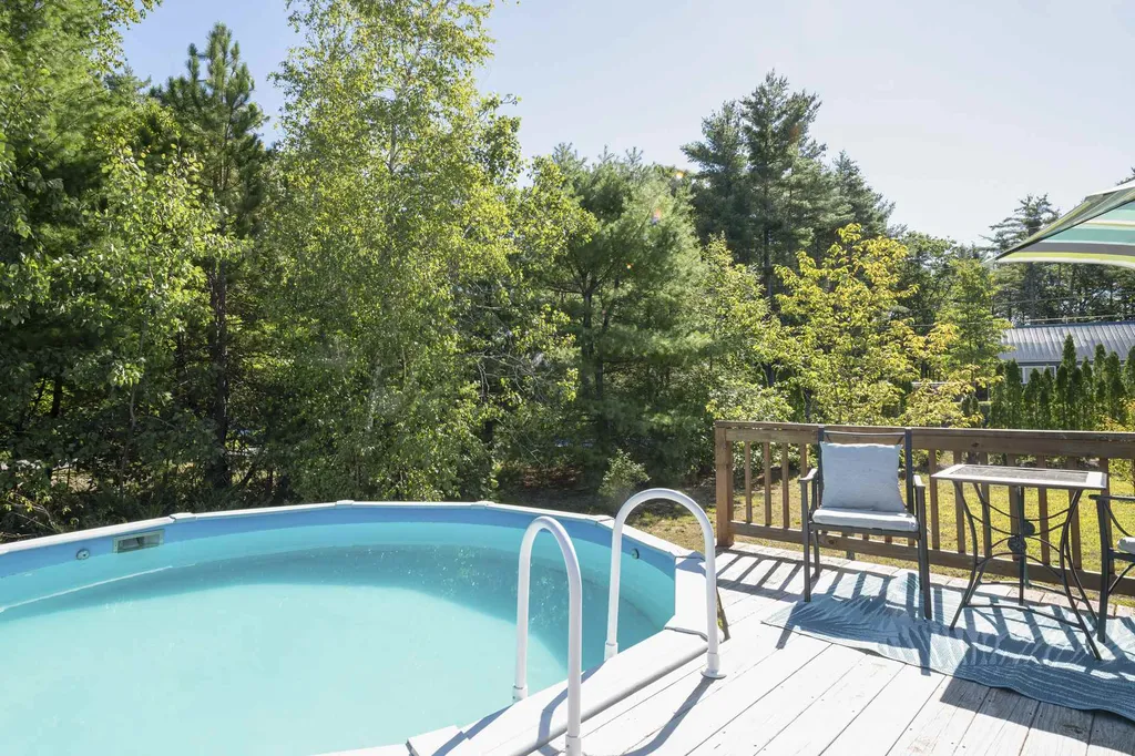 28 Peninsula Drive Epping NH 03042