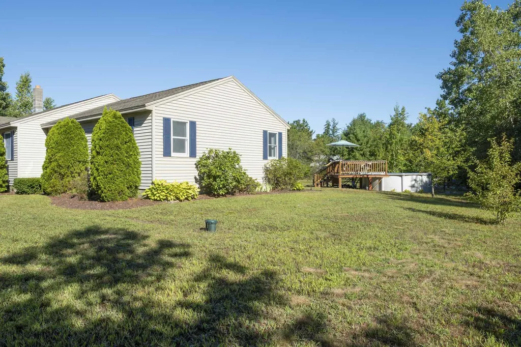 28 Peninsula Drive Epping NH 03042