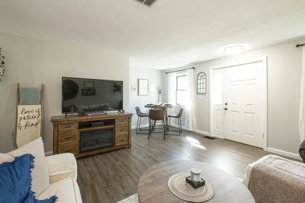 28 Peninsula Drive Epping NH 03042