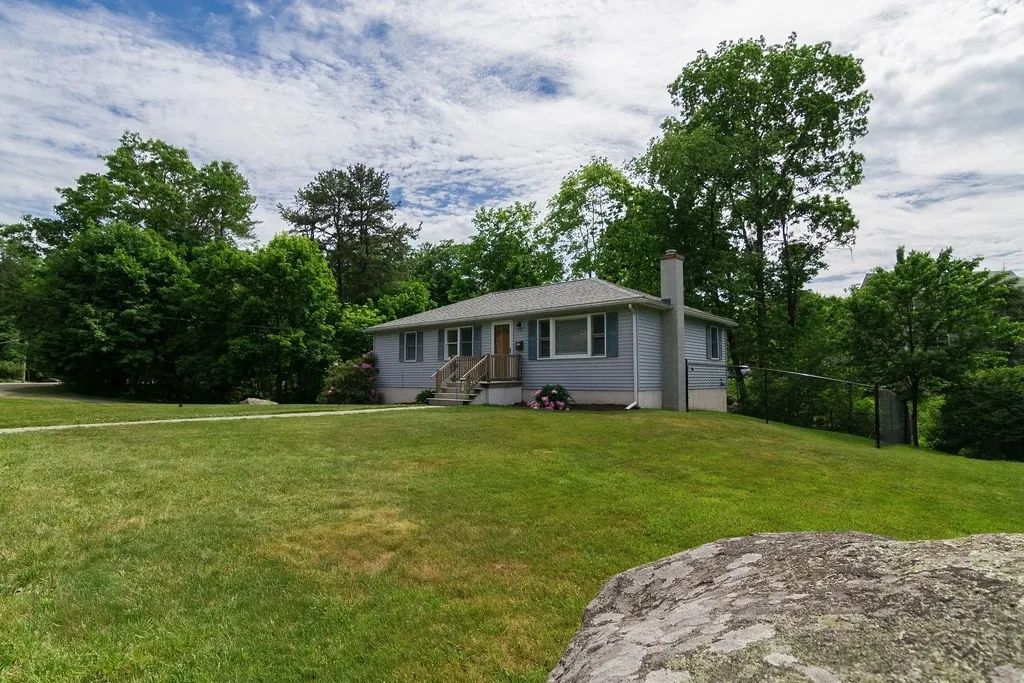 3 Salmon Street Newmarket NH 03857