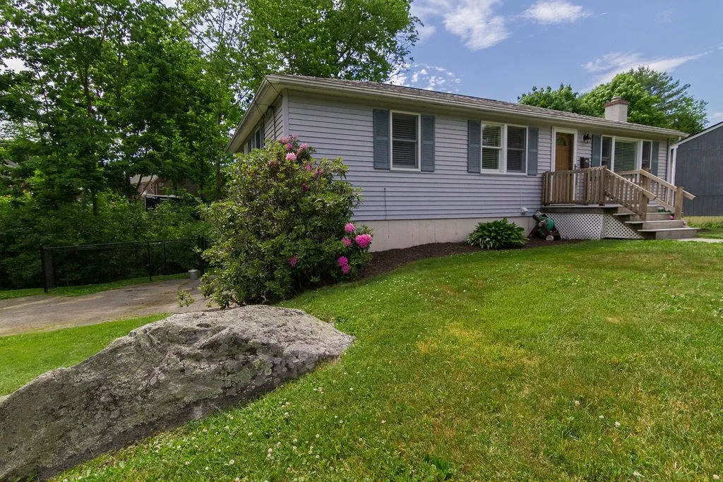 3 Salmon Street Newmarket NH 03857
