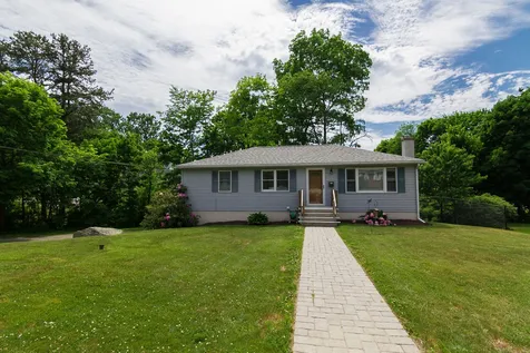 3 Salmon Street Newmarket NH 03857