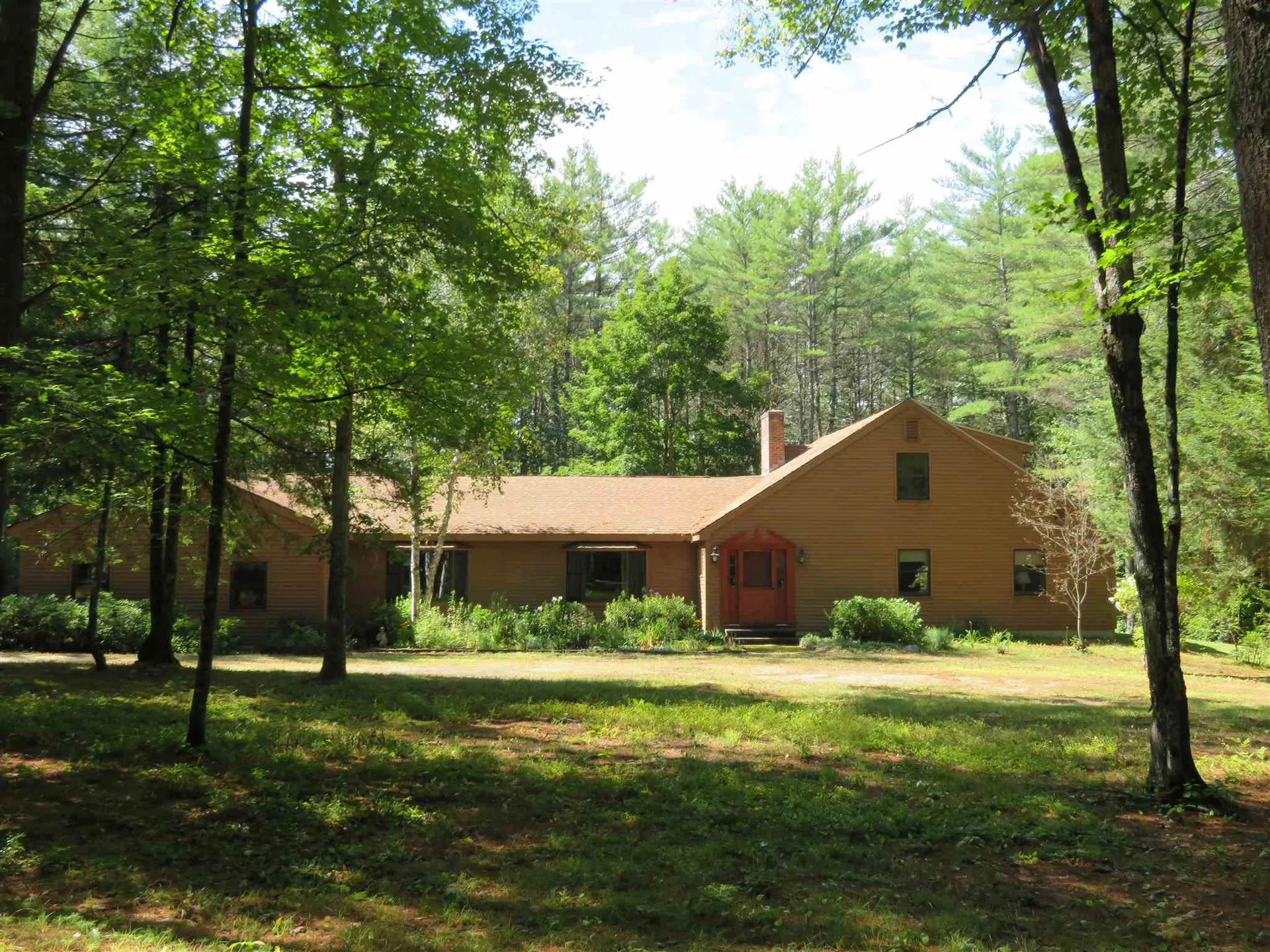 17 Black Bear Trail Holderness NH 03245