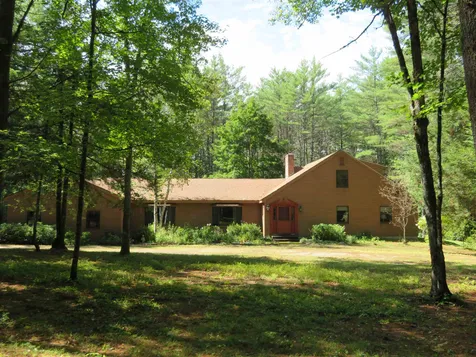17 Black Bear Trail Holderness NH 03245