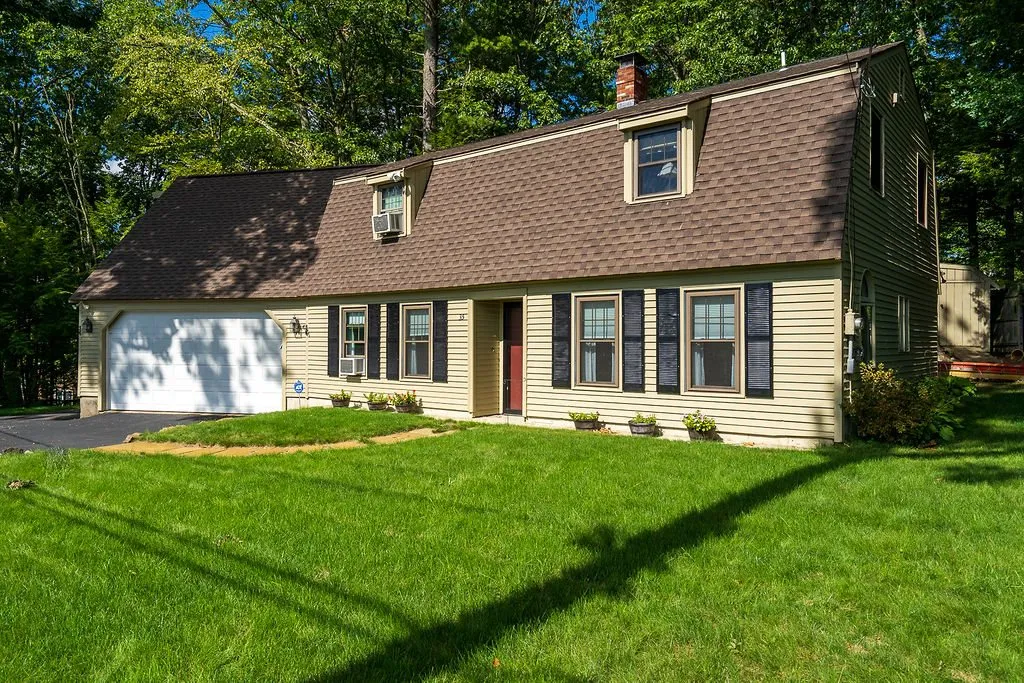 35 Hemlock Shore Drive Atkinson NH 03811
