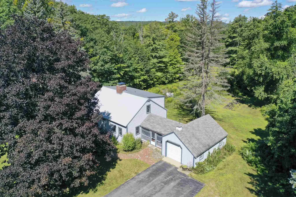 6 John Connor Road Weare NH 03281