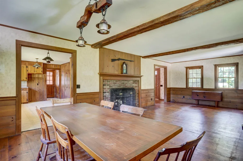 6 John Connor Road Weare NH 03281