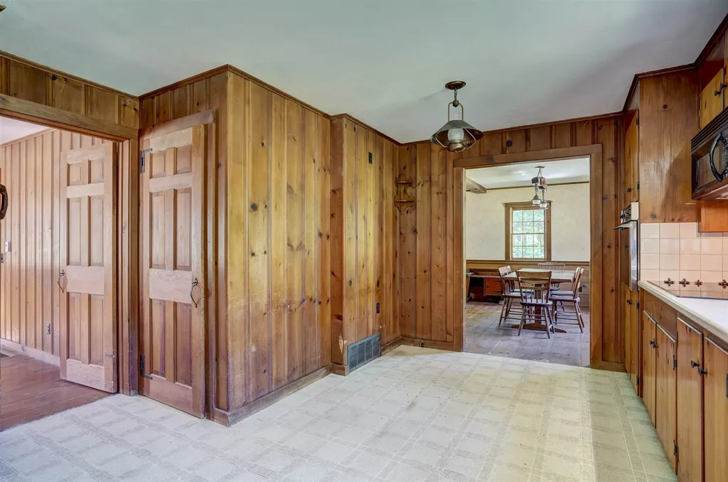 6 John Connor Road Weare NH 03281