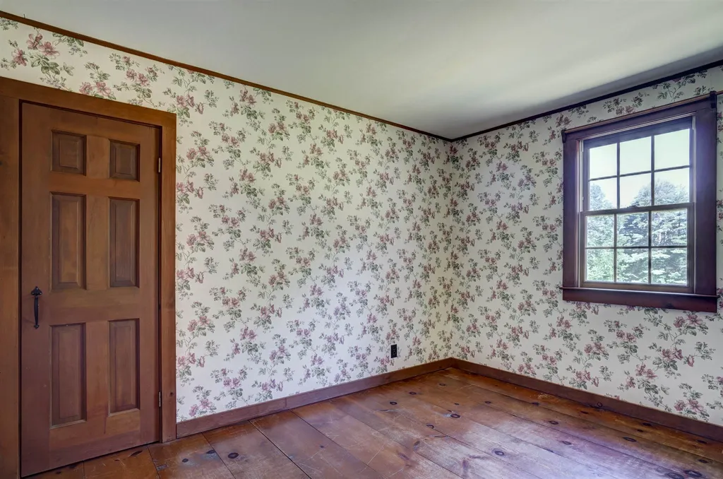 6 John Connor Road Weare NH 03281