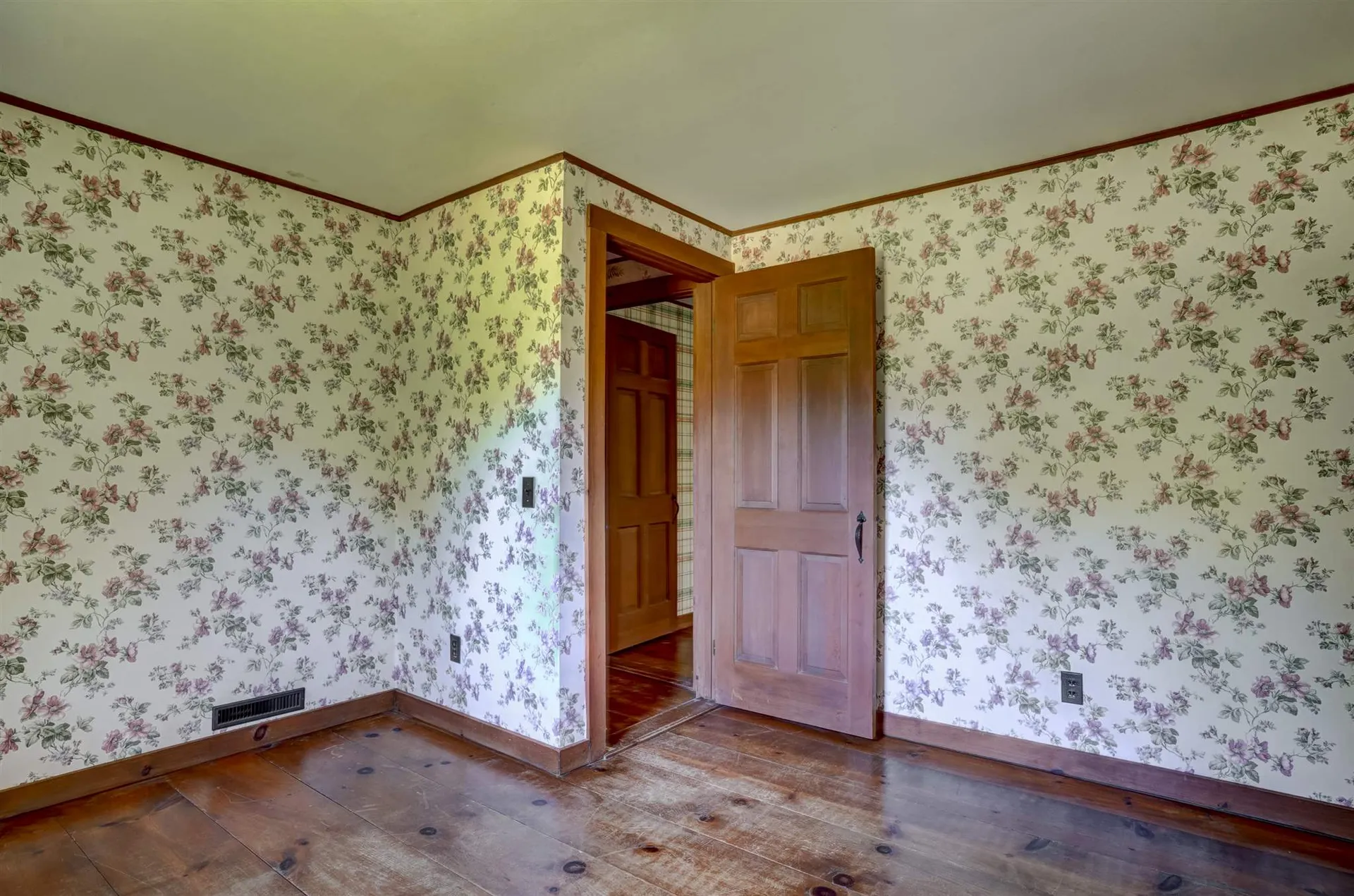 6 John Connor Road Weare NH 03281
