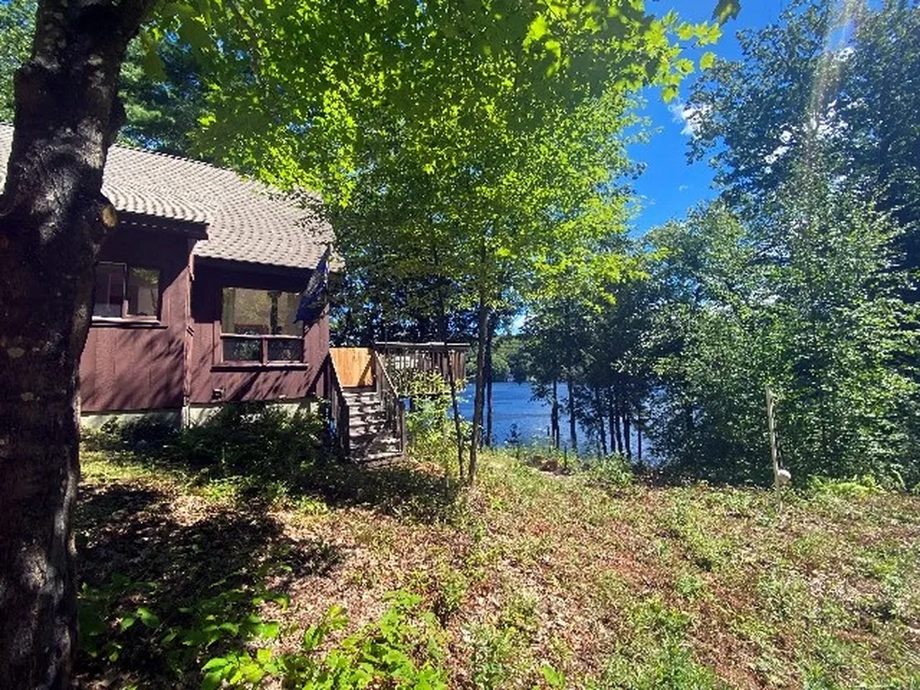 222 Russell Drive Weare NH 03281