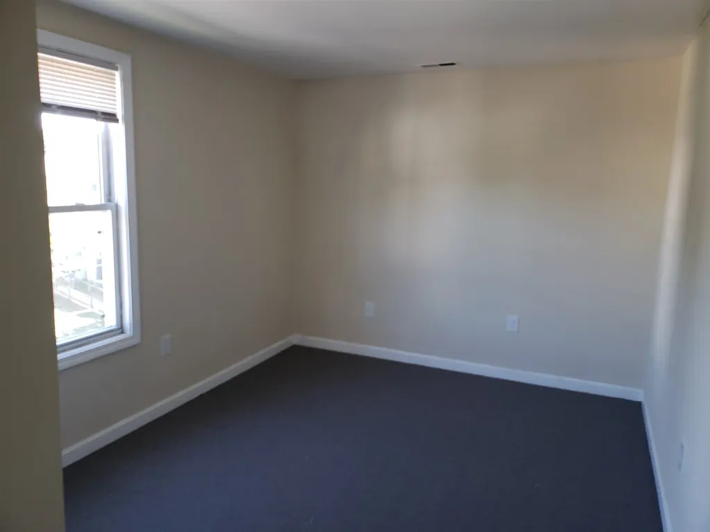 320 Douglas Street Manchester NH 03102