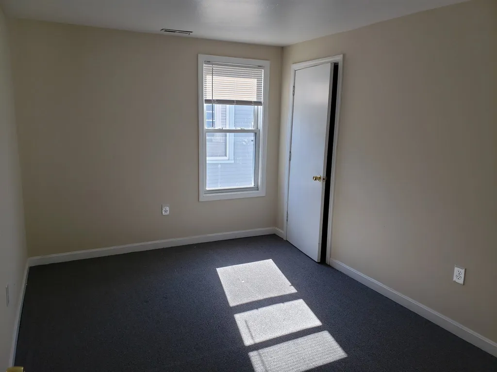 320 Douglas Street Manchester NH 03102