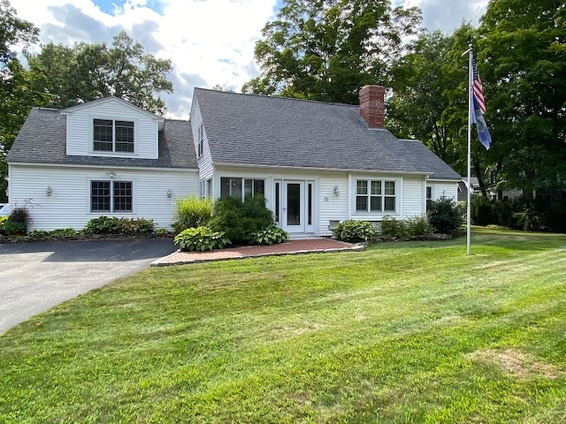 66 Manchester Street Nashua NH 03064