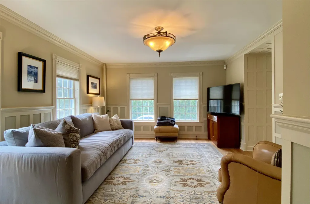 523 North Main Street Newport NH 03773