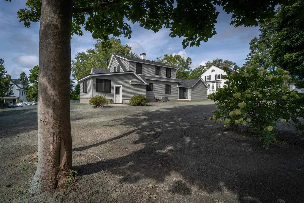 737 Woodbury Avenue Portsmouth NH 03801