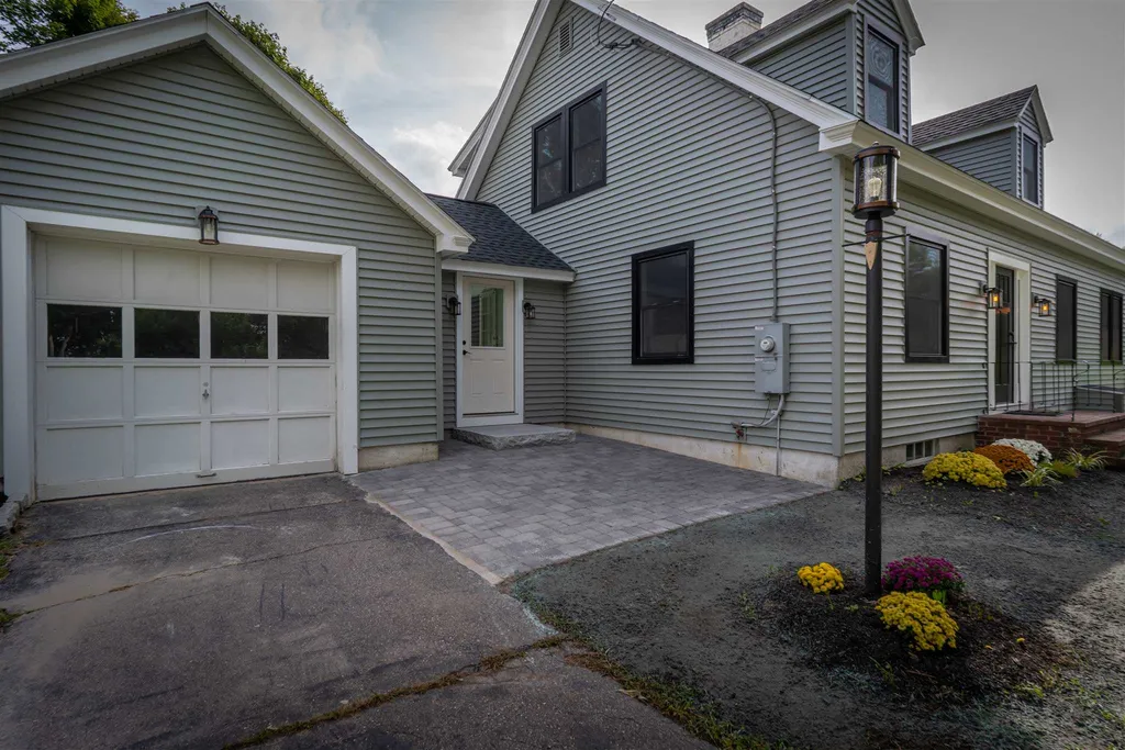 737 Woodbury Avenue Portsmouth NH 03801