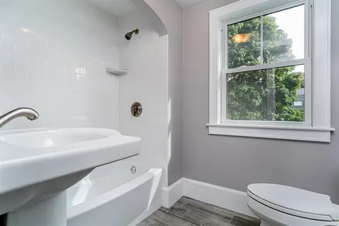 737 Woodbury Avenue Portsmouth NH 03801