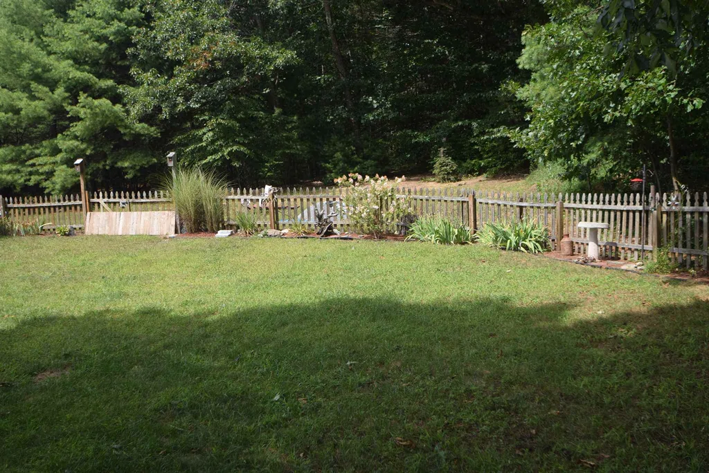 123 Chester Road Raymond NH 03077