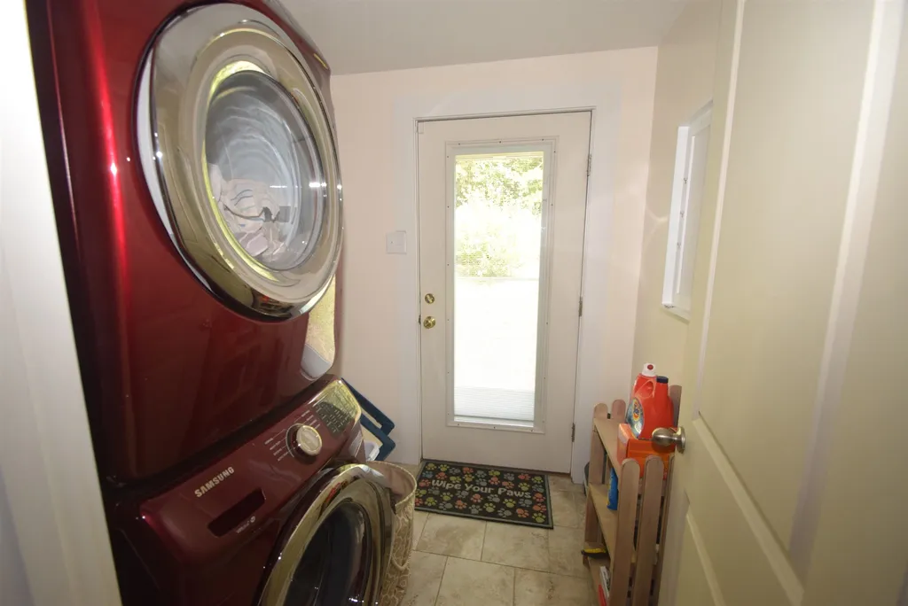 123 Chester Road Raymond NH 03077