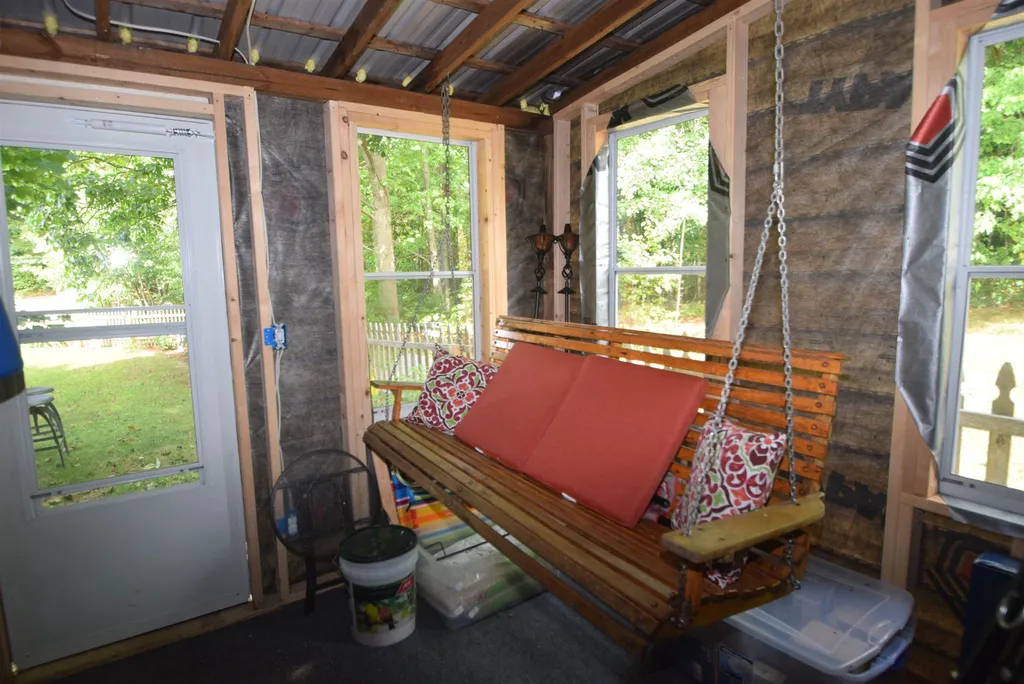 123 Chester Road Raymond NH 03077