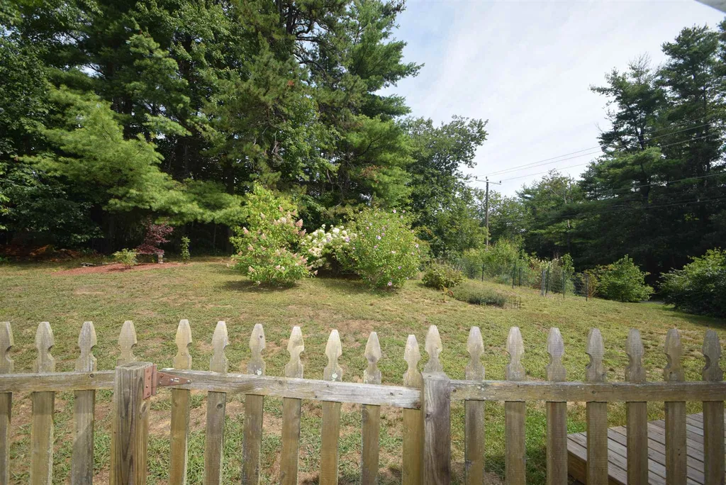 123 Chester Road Raymond NH 03077
