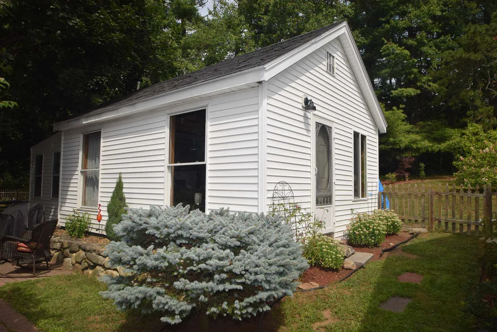 123 Chester Road Raymond NH 03077