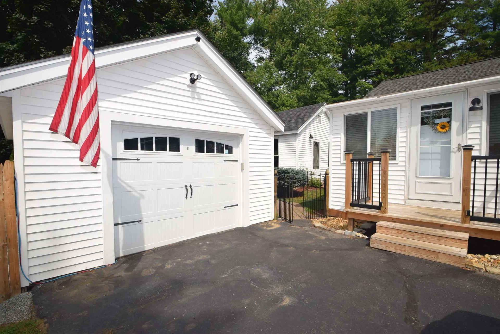 123 Chester Road Raymond NH 03077