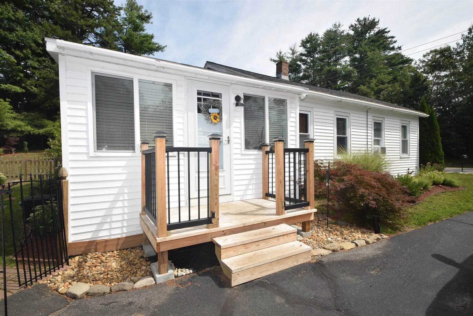 123 Chester Road Raymond NH 03077