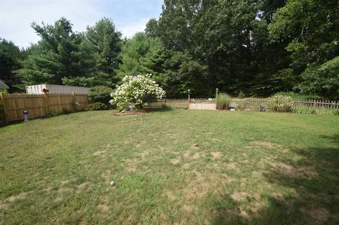 123 Chester Road Raymond NH 03077